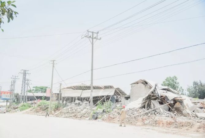 南安市石井鎮(zhèn)“重拳出擊”：取締“三無(wú)”石材加工廠，拆除面積總計(jì)1670平方米