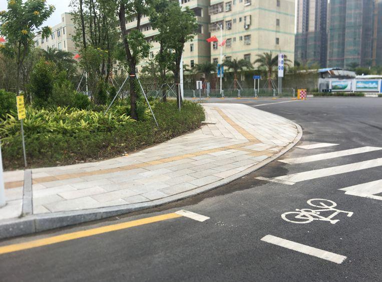 無(wú)障礙道口路緣石案例圖