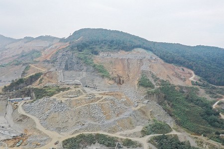 鐘山青花崗巖、礦山荒料、工廠