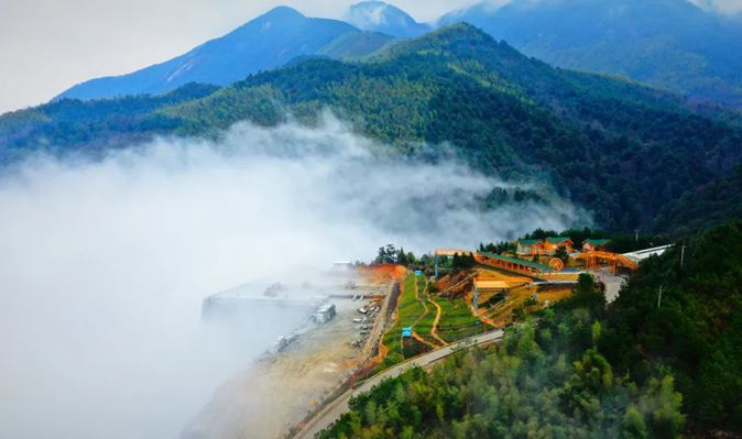 福建省三明市建寧縣均口鎮(zhèn)石材產(chǎn)區(qū)藍(lán)寶石（珍珠蘭）石材及礦山欣賞！