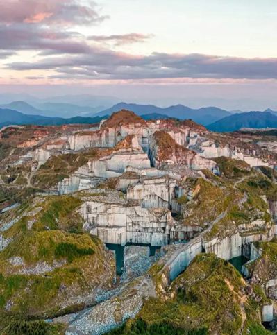 圖賞封礦后的福建最大石材礦山——長泰吳田山！