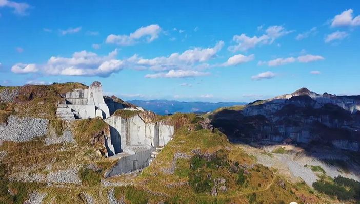 圖賞封礦后的福建最大石材礦山——長泰吳田山！