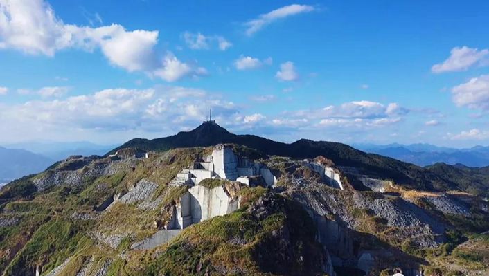 圖賞封礦后的福建最大石材礦山——長泰吳田山！